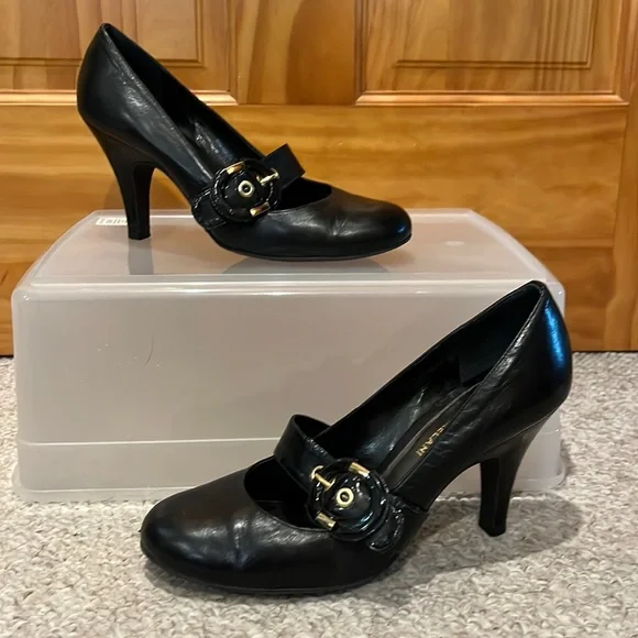 Antonio Melani Heels - Picture 1 of 8